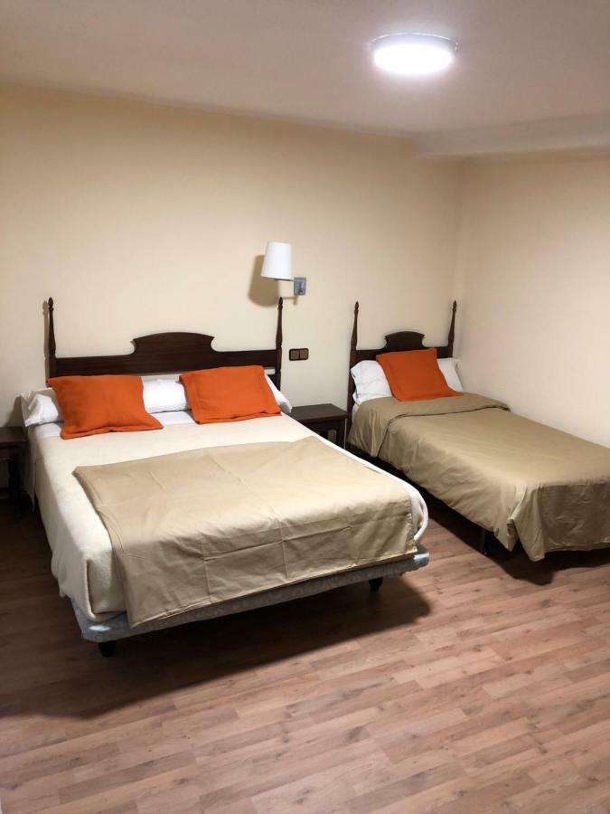 Hostal Di Verena Puigcerdà Exteriör bild