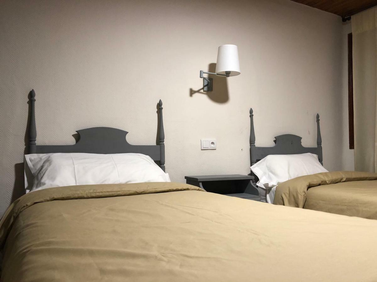 Hostal Di Verena Puigcerdà Exteriör bild