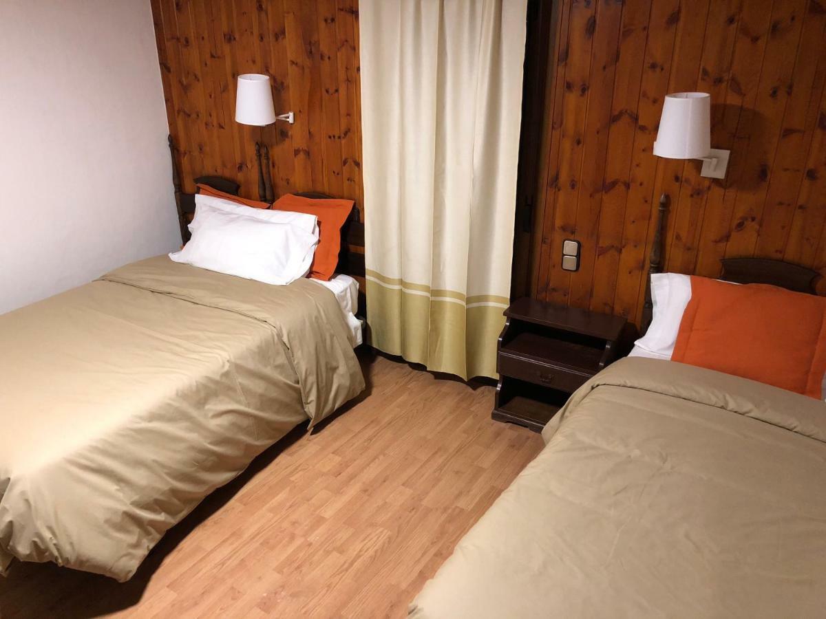 Hostal Di Verena Puigcerdà Exteriör bild
