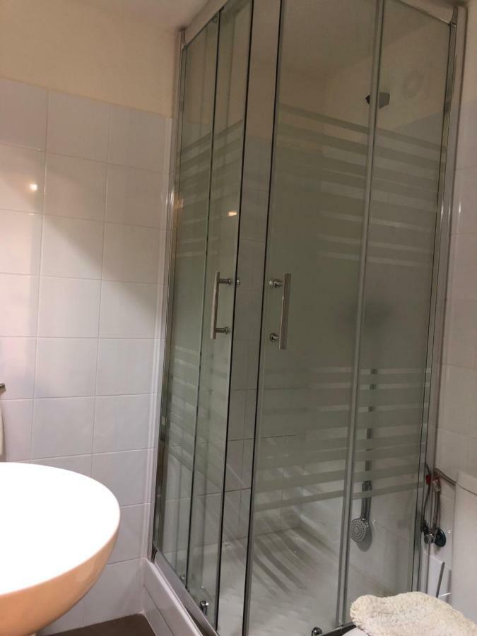 Hostal Di Verena Puigcerdà Exteriör bild