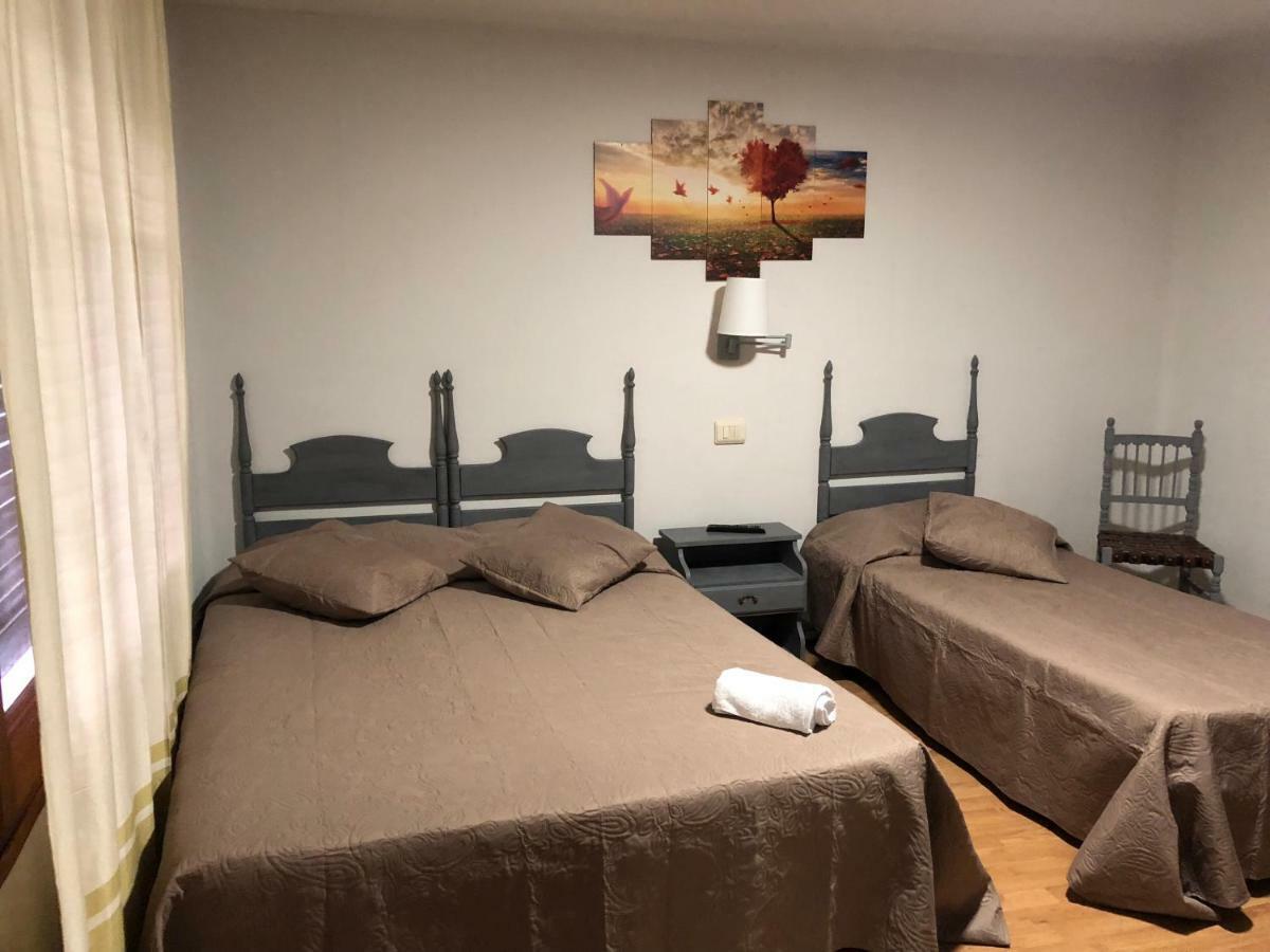 Hostal Di Verena Puigcerdà Exteriör bild
