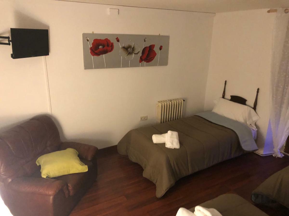 Hostal Di Verena Puigcerdà Exteriör bild