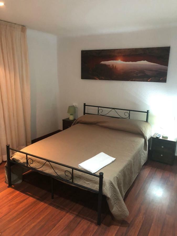 Hostal Di Verena Puigcerdà Exteriör bild